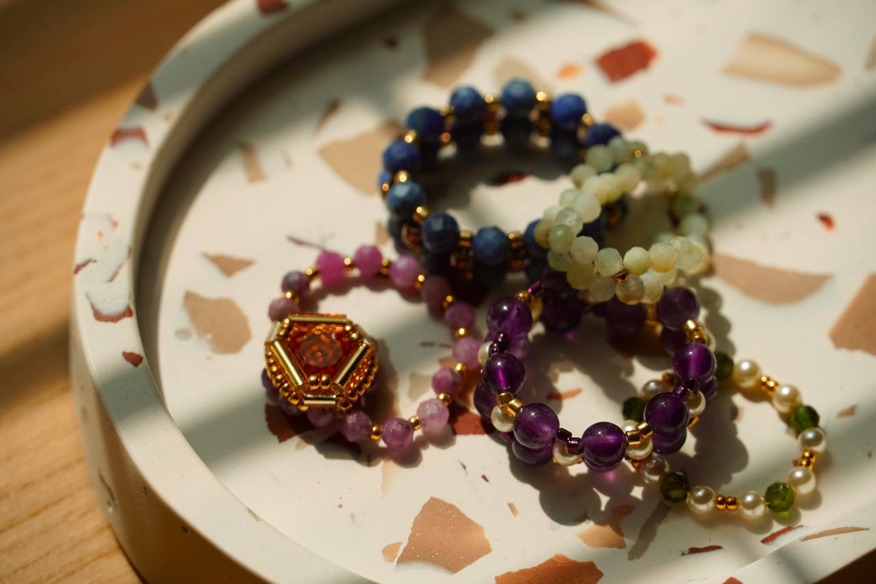 Colorful rings on the trinket tray