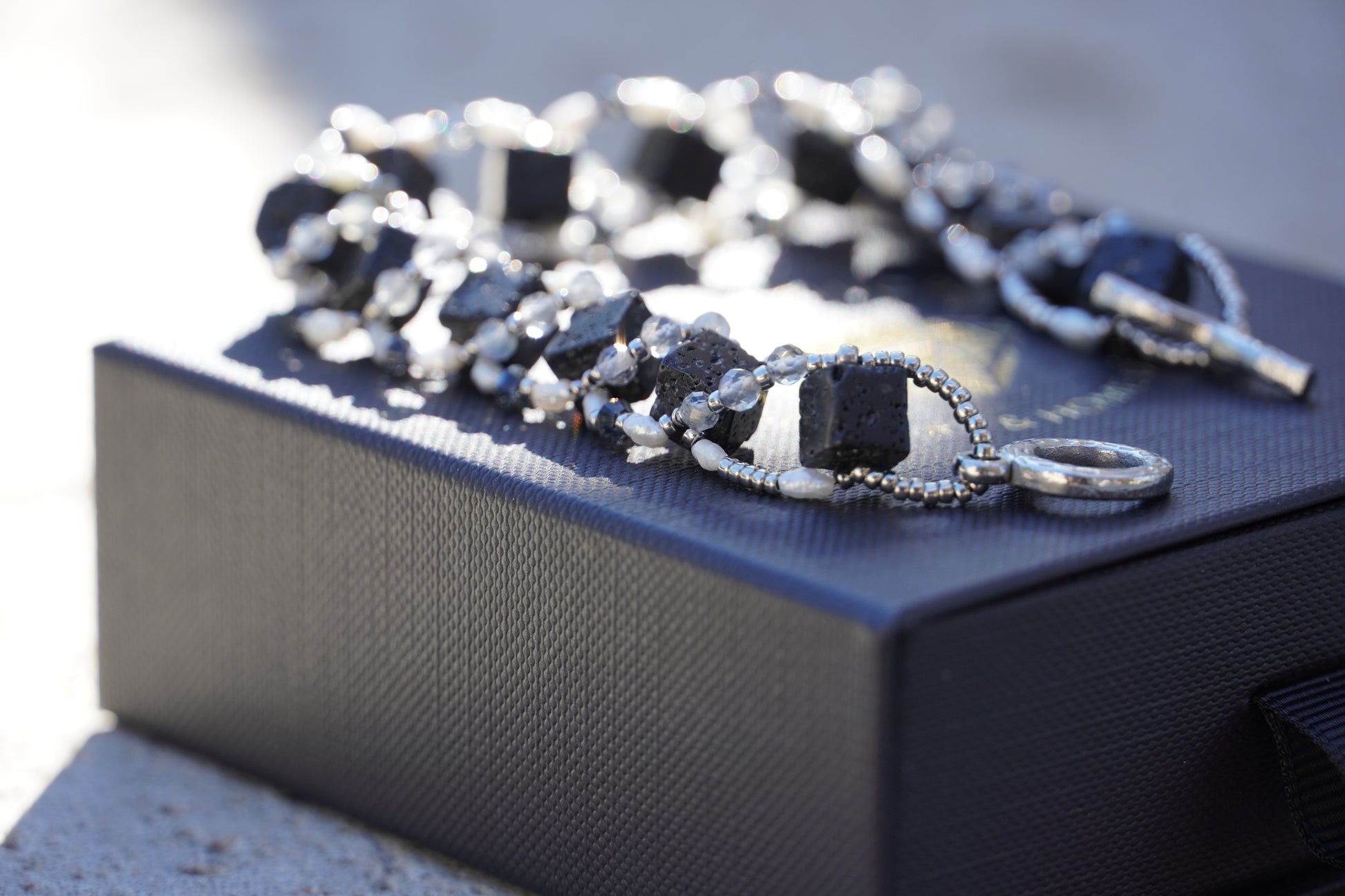 Lava rock, pearl and labradorite bracelet product photo