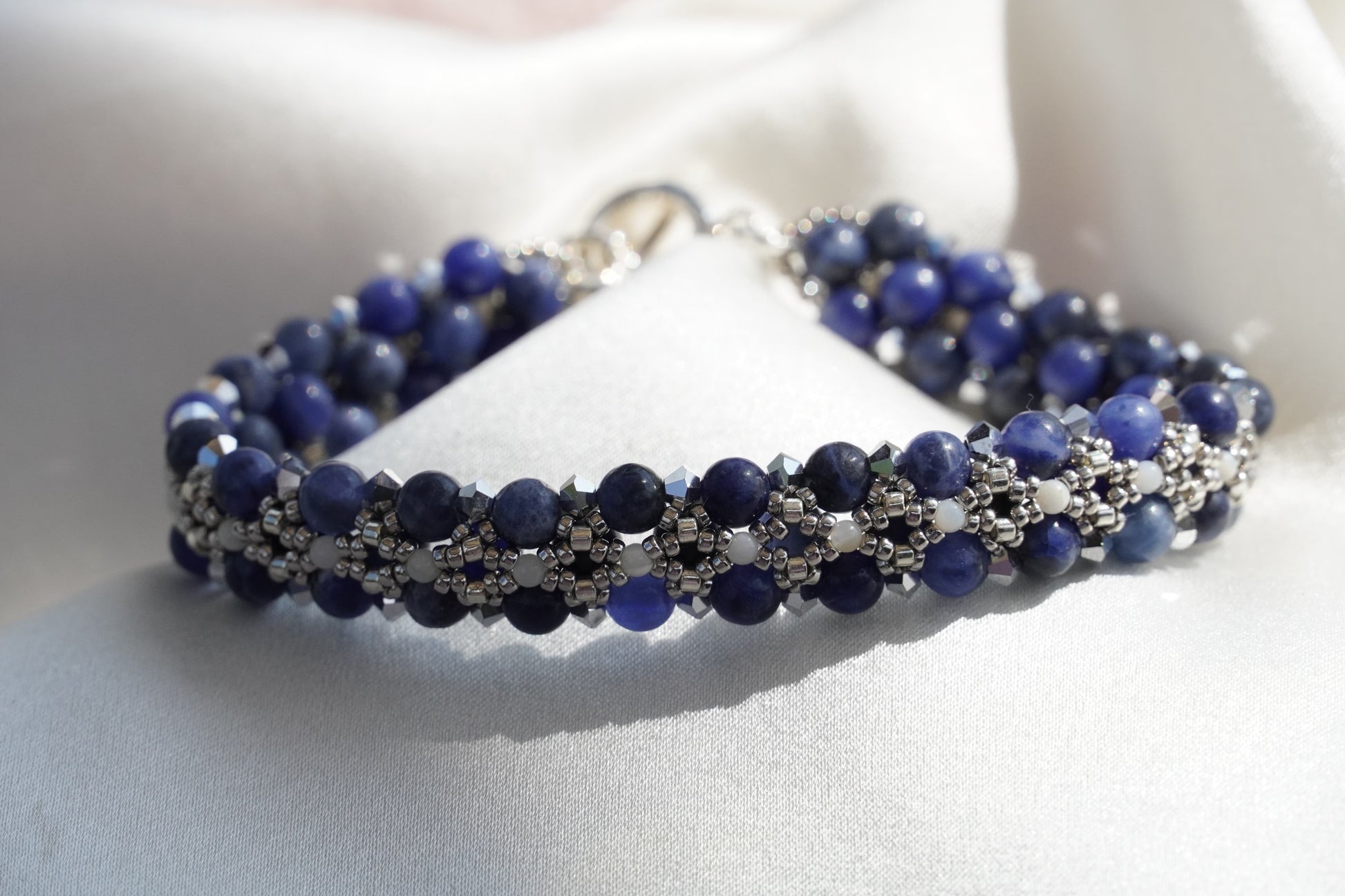 Beaded bracelet with sodalite beads